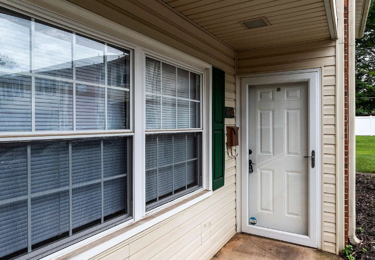 2 bed, 2.5 bath, 1168 sqft, $1,500 — Photo 2