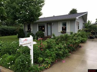445 Union St, Saint Peter, MN 56082