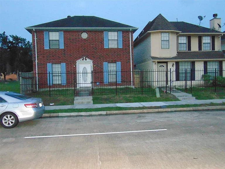 8603 Rustling Leaves Dr — Photo 1