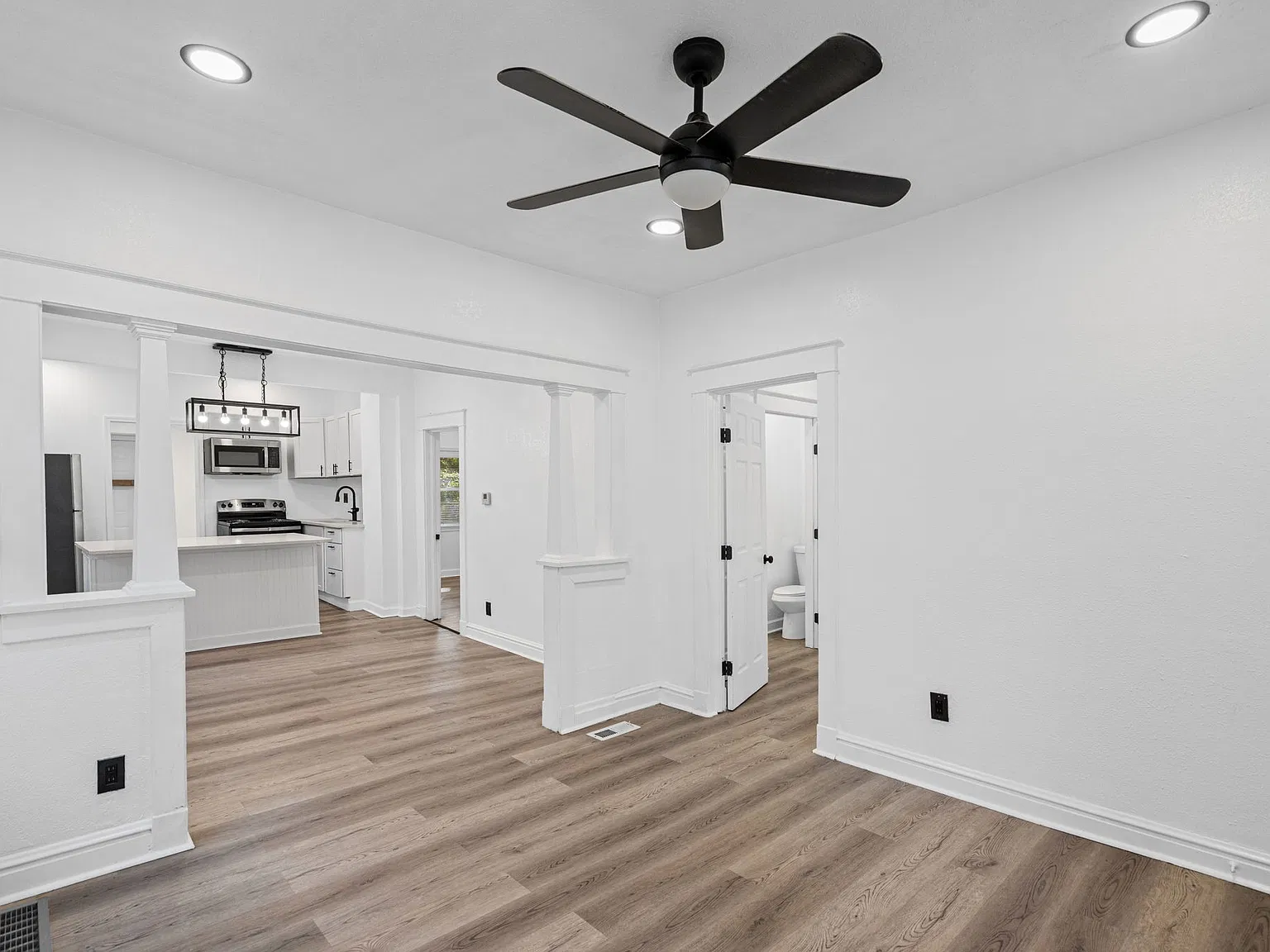 2 bed, 763 sqft, $1,300 — Photo 4
