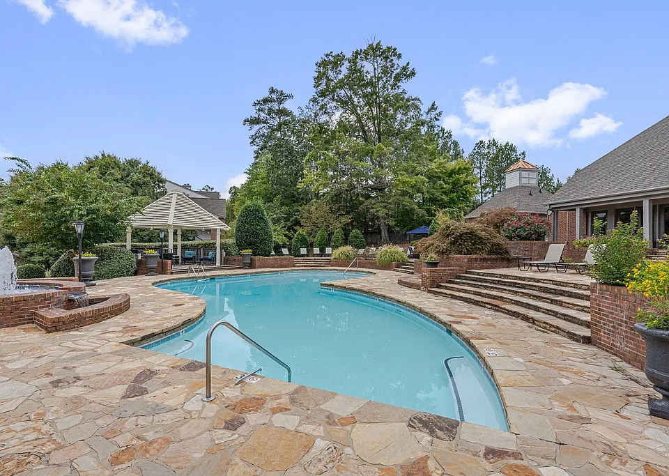 Southpoint Estate Apartments