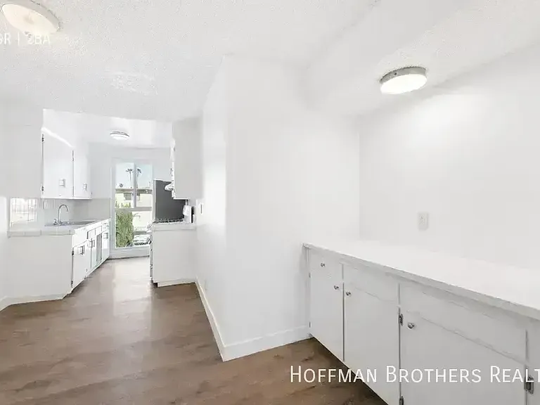6828 Fulton Ave #6 — Photo 4