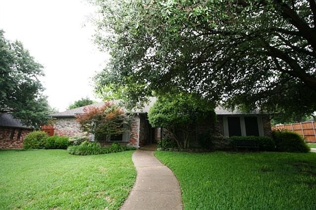 1st image of 2600 Winona Dr