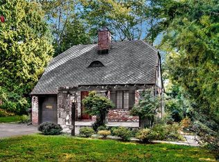 29 Brookmere Dr, Fairfield, CT 06824