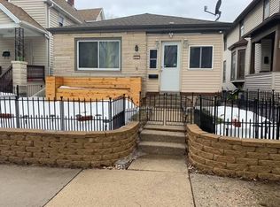 937 S 36th St, Milwaukee, WI 53215