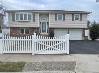 67 Alhambra Rd, Massapequa, NY 11758