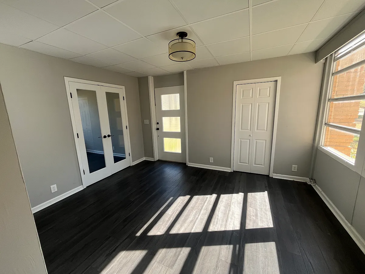 Foyer and glass french doors to office - 9 Kensington Rd #9