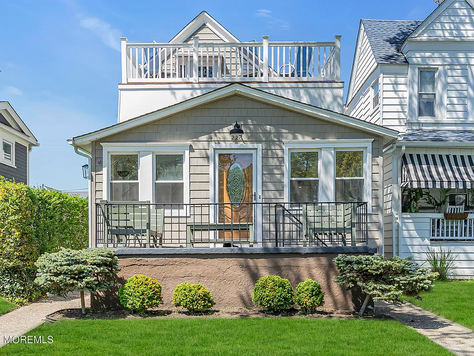 226 Sylvania Ave