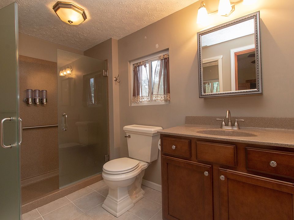 2646 Moore St, Ashland, KY 41101 Zillow