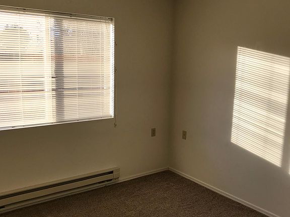 4th image of 2140 Elizabeth Blvd #19B