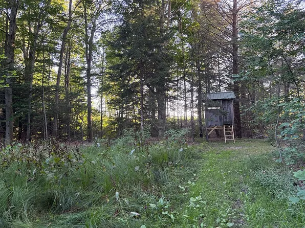 8023 S 56th Ave, Montague, MI 49437