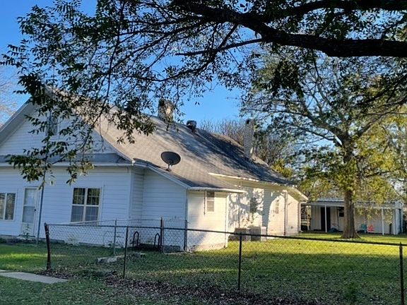 3rd image of 1202 Tyler St