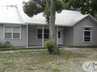 320 12th St, Apalachicola, FL 32320