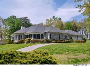 624 Stirrup Downs Ln, Columbus, NC 28722