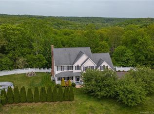 10 Apple Dr, Oxford, CT 06478