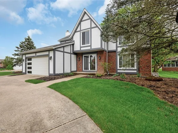 20055 Wildwood Ln, Strongsville, OH 44149