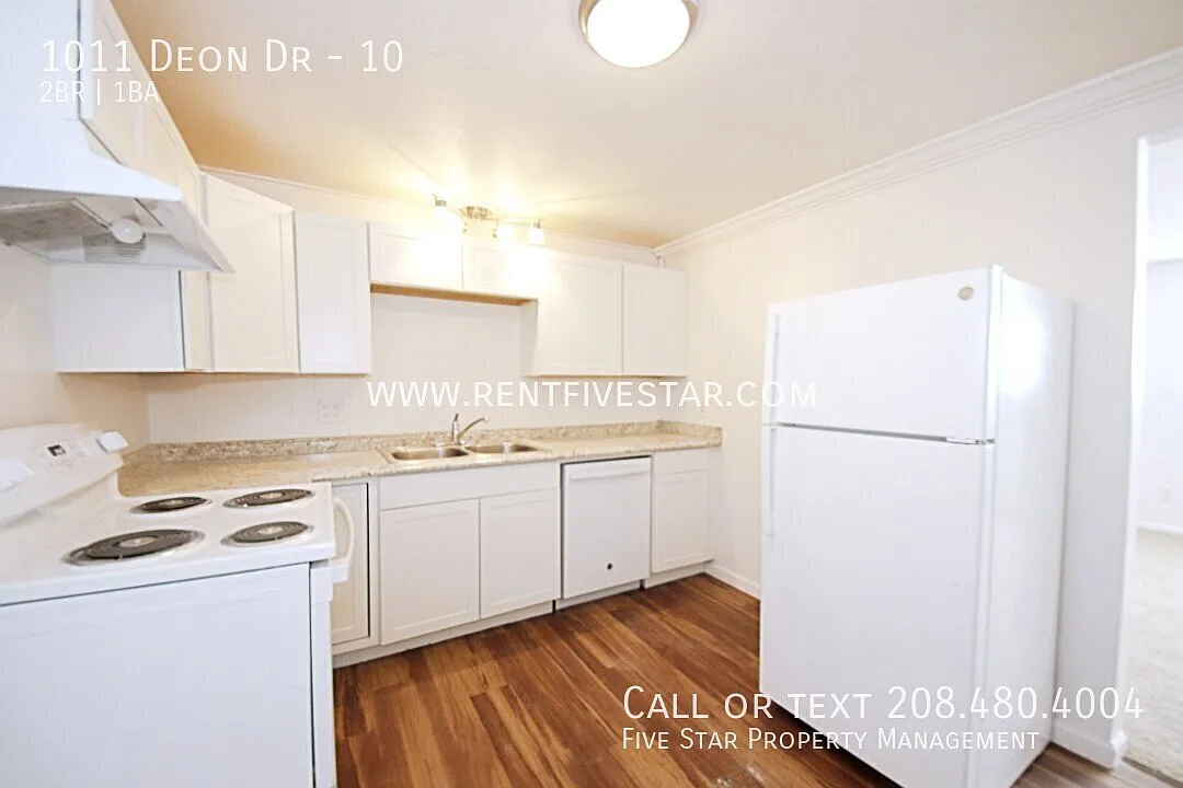 Updated Apartment with Fiber Optic Internet Included! — Photo 1