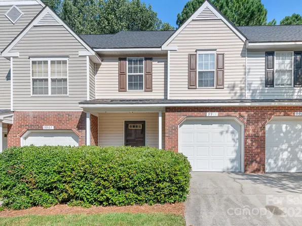 9911 Birch Knoll Ct, Charlotte, NC 28213