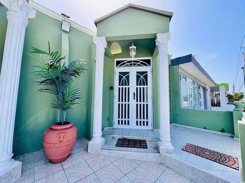 1 bed, 1.0 bath, 400 sqft, $800 — Photo 1