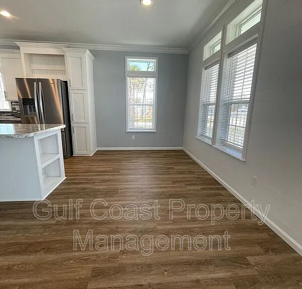 3200 Holly Ave — Photo 10