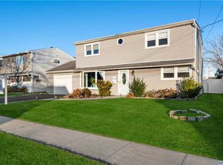 139 Belmill Rd, Bellmore, NY 11710