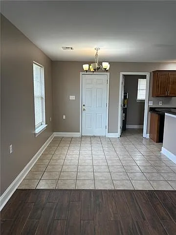 2721 Pakenham Dr — Photo 4