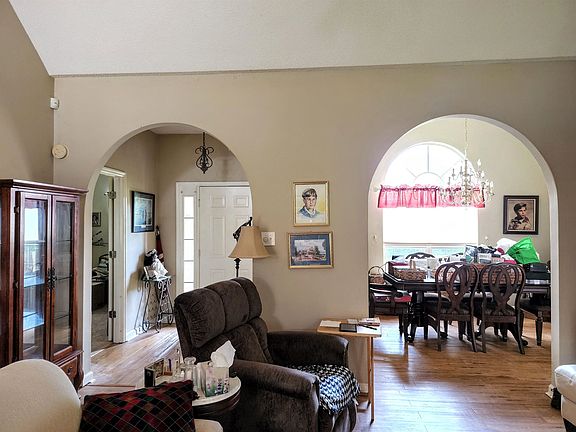 5th image of 111 Autumn Woods Dr