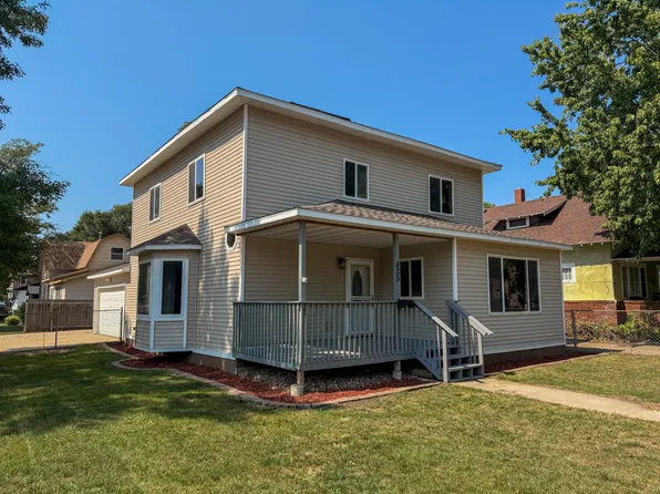425 2nd St SE, Watertown, SD 57201