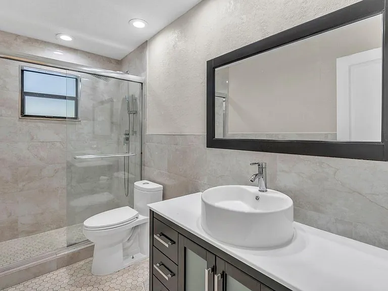 290 NW 65th Ave — Photo 27