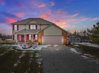 6833 McComb Rd, Churubusco, IN 46723