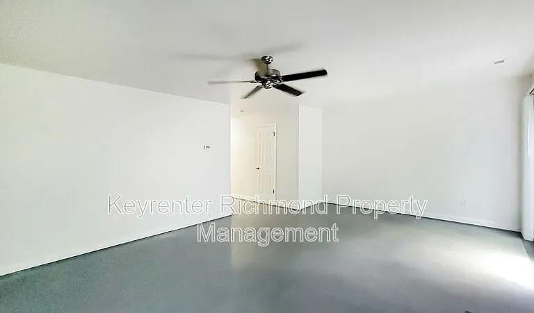 10800 Smithers Ct — Photo 8