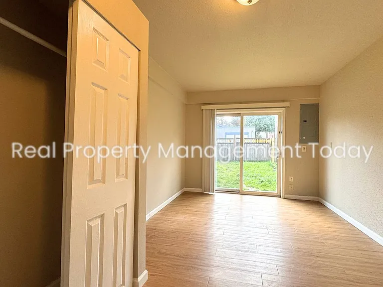 516 N K St LLC (Silver) — Photo 20