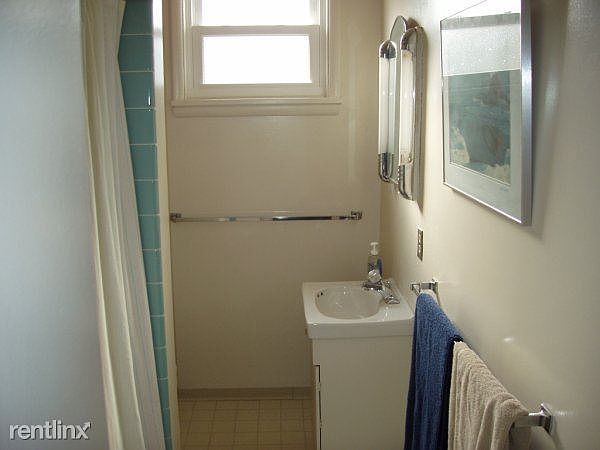 818 1 bathroom