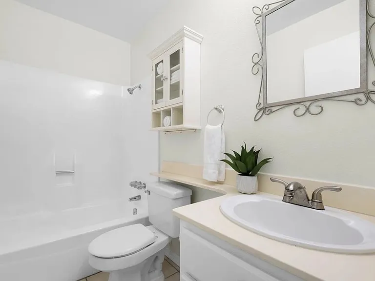 10531 Greenford Dr — Photo 7
