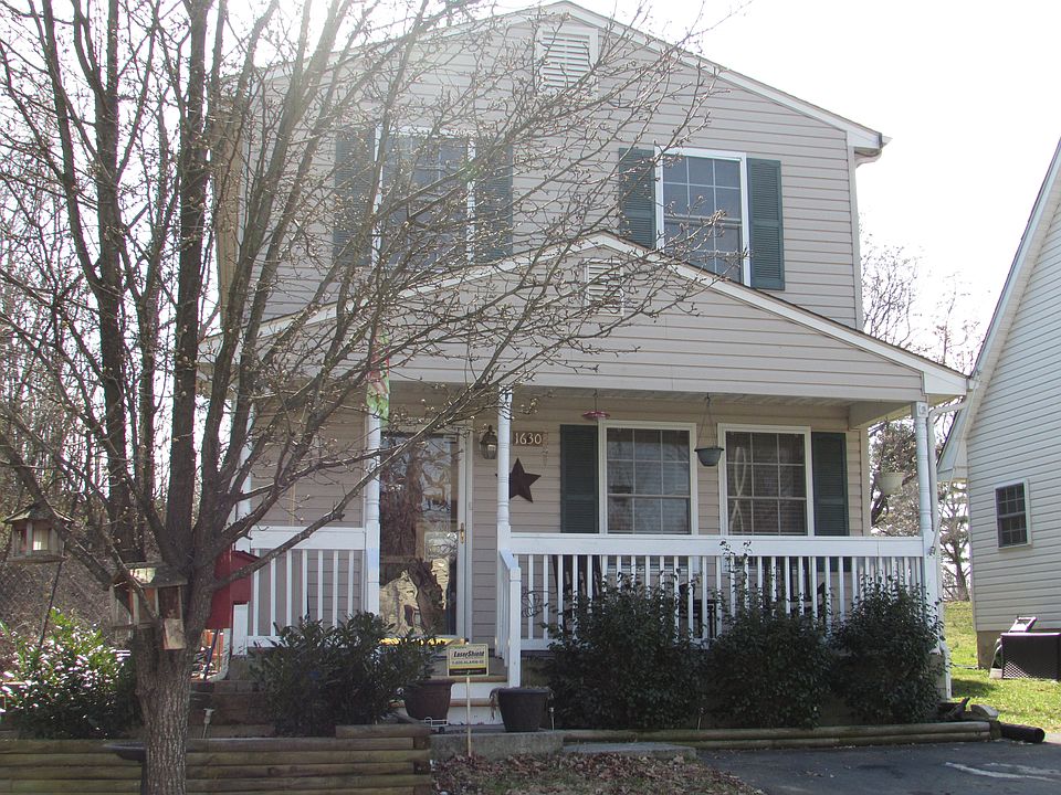 1st image of 1630 24th St NE