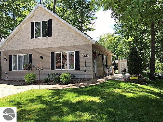 1st image of 6437 W Lakeview Dr