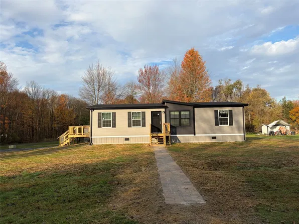 1990 Sunrise St, Jamestown, PA 16134