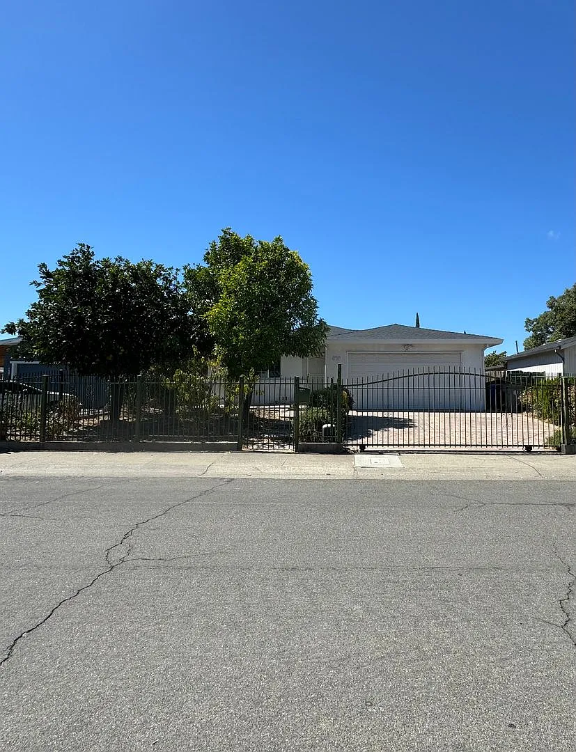 7370 Nelmark St photo 1
