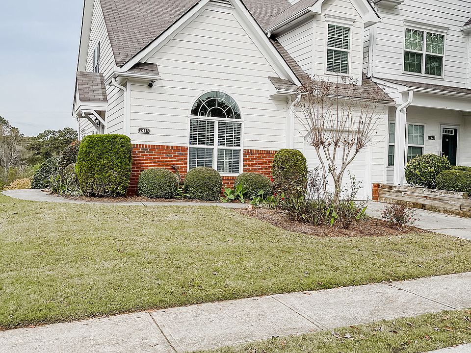 1st image of 2418 Suwanee Pointe Dr