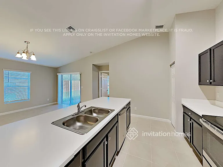 1557 SE Mariana Rd — Photo 9