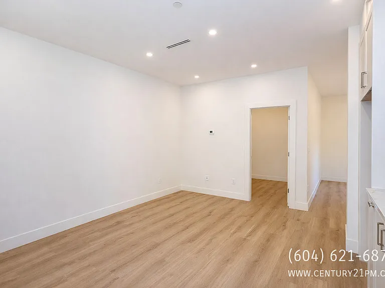 34165 Hartman Ave #UPPER — Photo 14