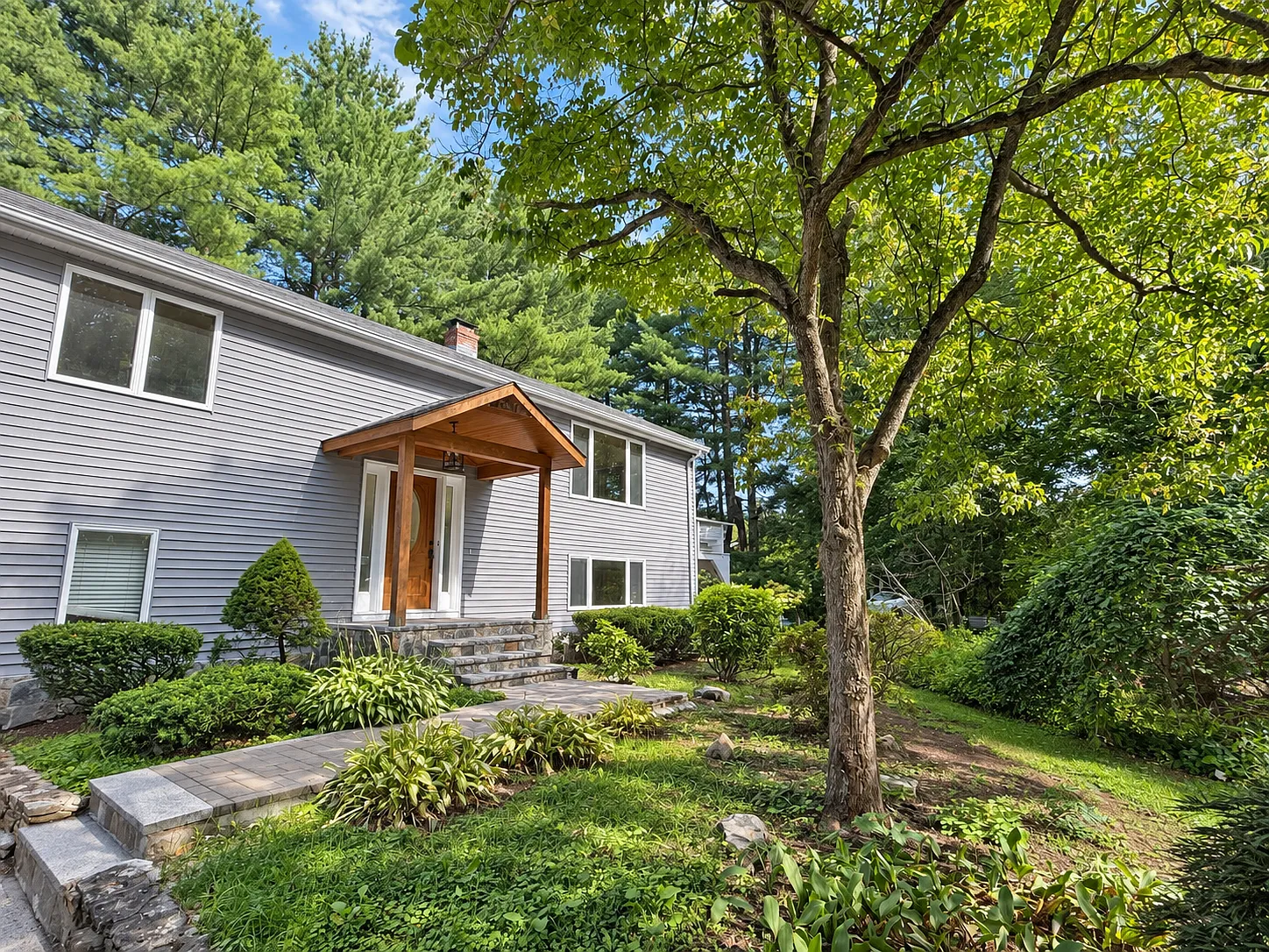 39 Ingleside Rd — Photo 2
