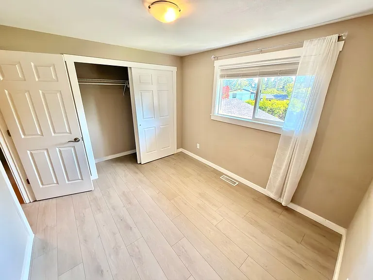 16915 NE 22nd Pl — Photo 14