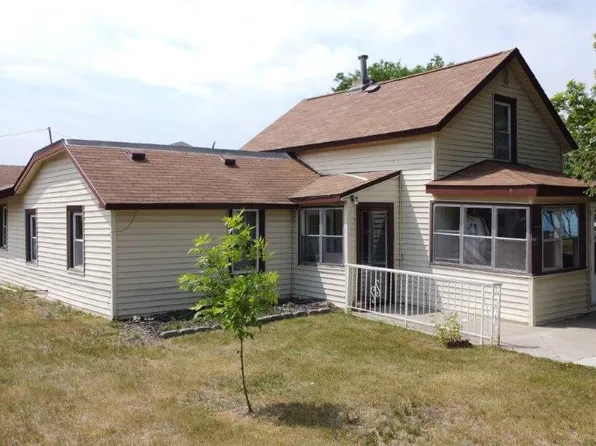 1222 6th St N, Cannon Falls, MN 55009