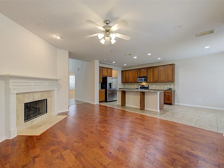 1903 Hampton Lakes Ct — Photo 8