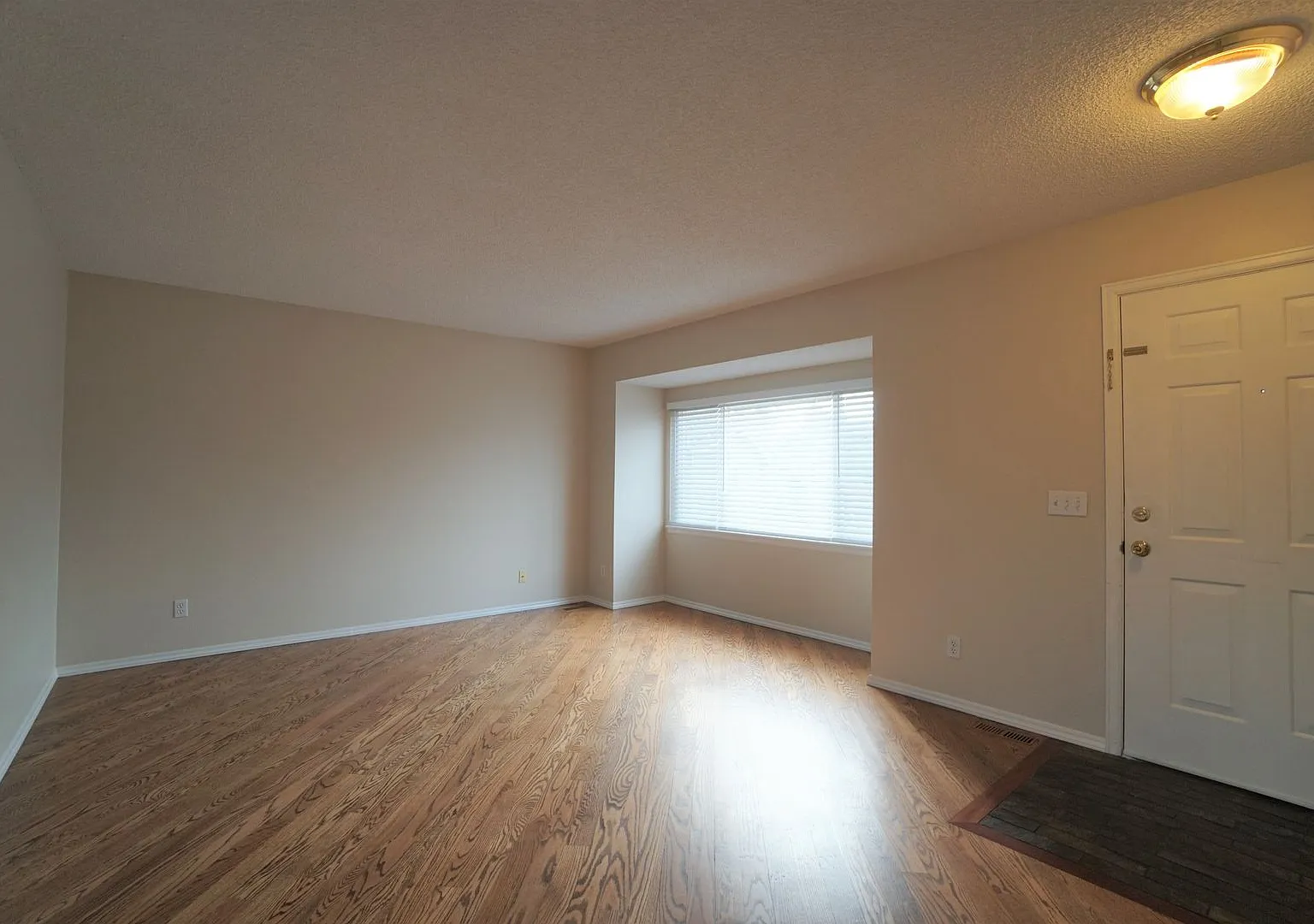 3460 Sun River Place — Photo 3