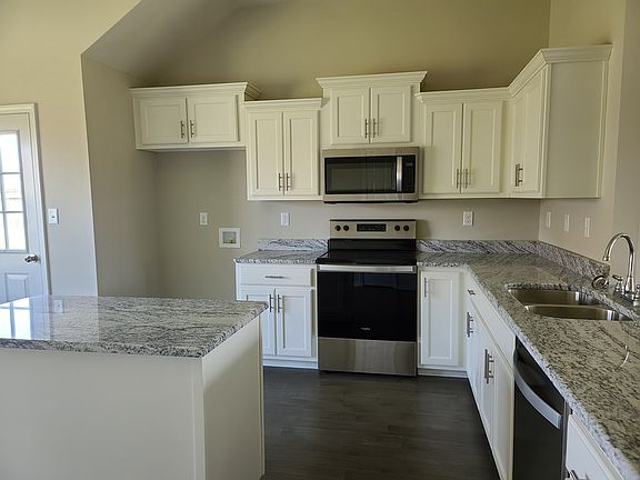 4th image of 805 Lasalle Way