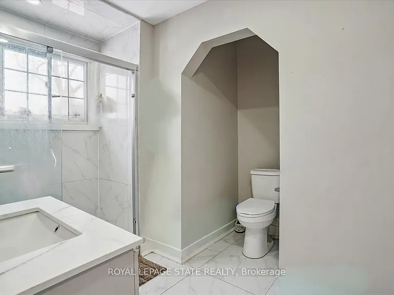 251 King St E #UPPER — Photo 10