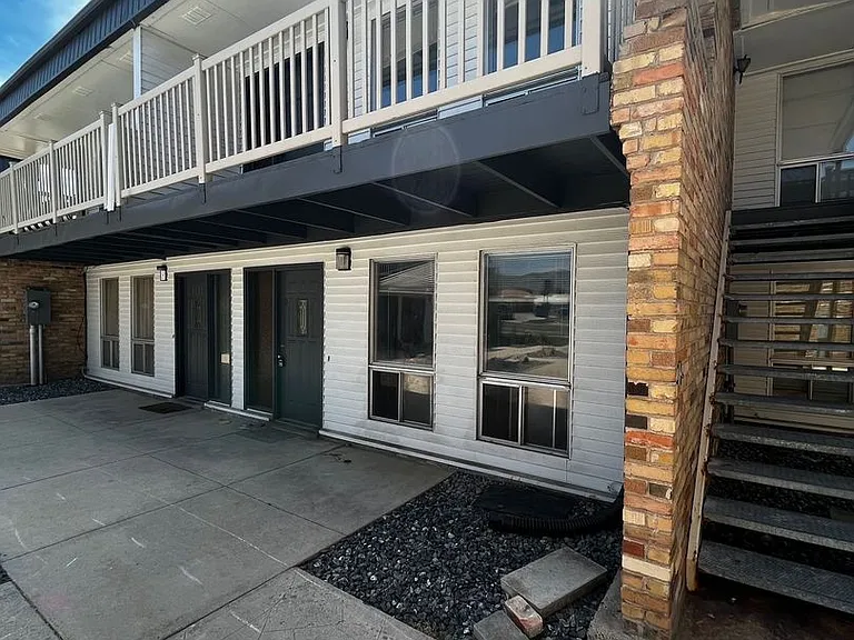 1165 Edgewood Dr — Photo 23