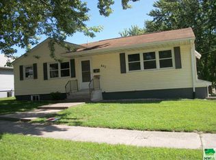 622 N 1st St, Cherokee, IA 51012